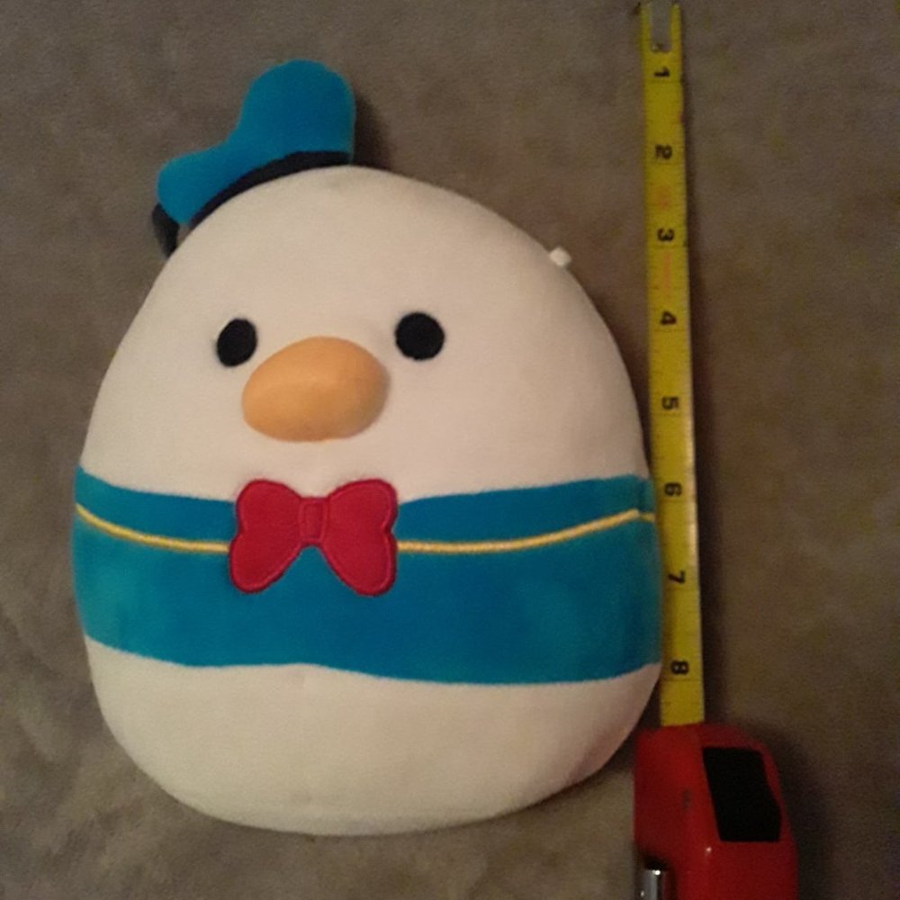 Squishmallow 8-inch Disney Donald the Duck